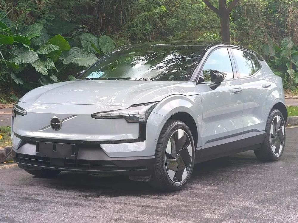 Volvo EX30, 2025