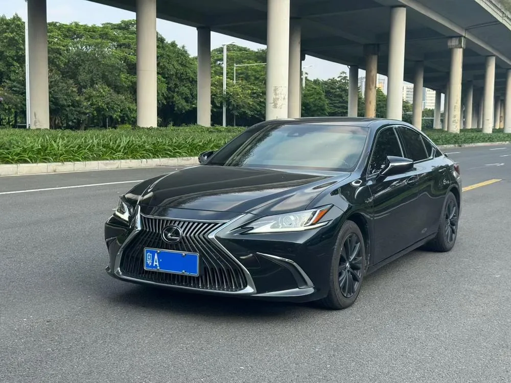 Lexus ES, 2020