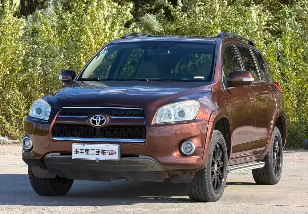 Toyota RAV4, 2011