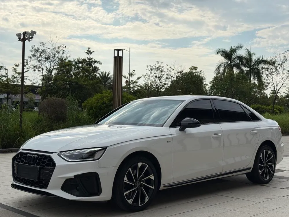 Audi A4L, 2023