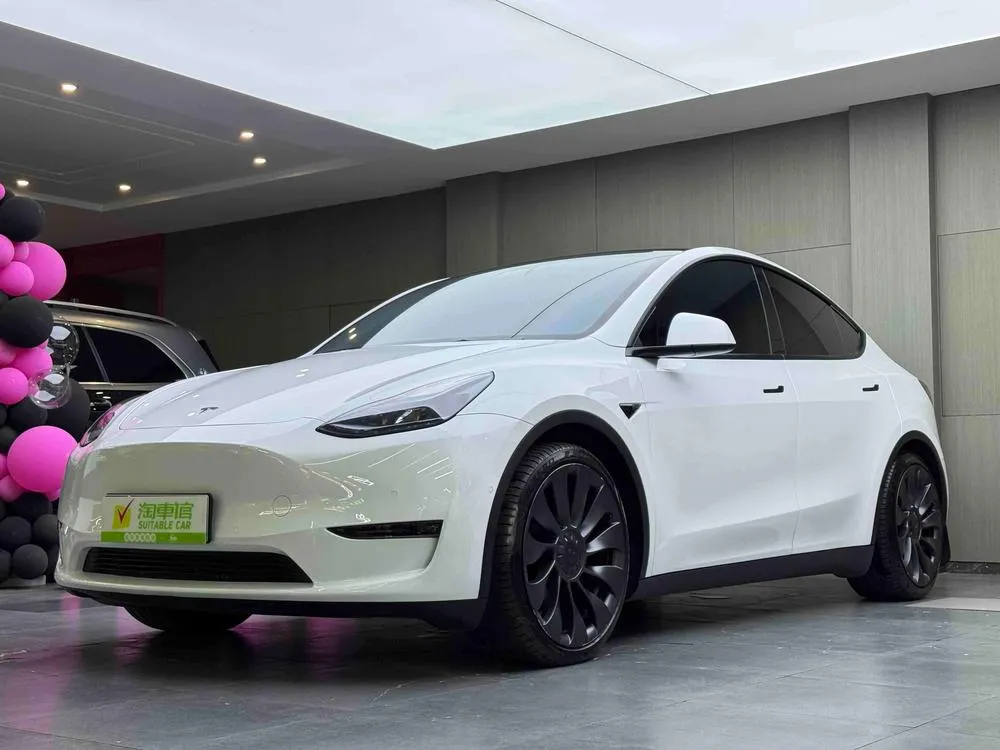 Tesla Model Y, 2023