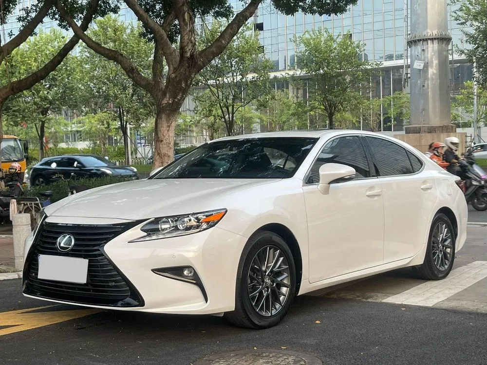 Lexus ES, 2017