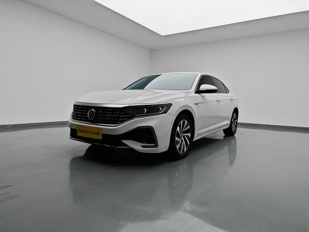 Volkswagen Passat PHEV 430PHEV Hybrid Luxury Edition, 2022 — фото 1