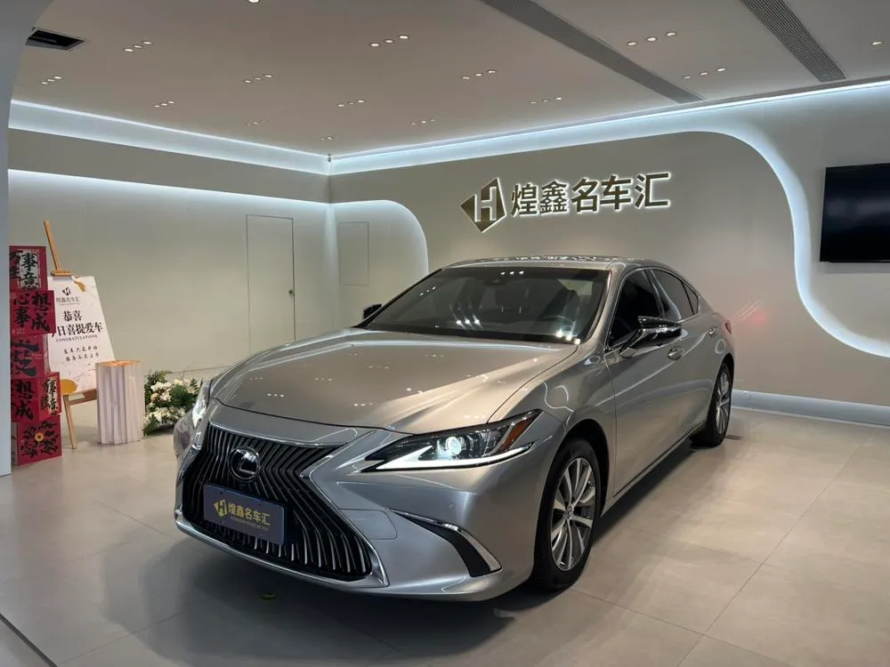 Lexus ES, 2021