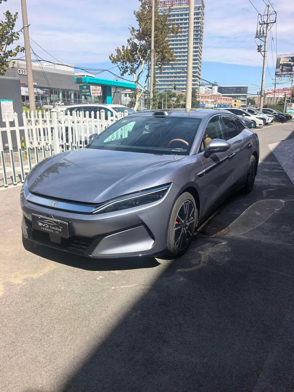 BYD Han L DM, 2025