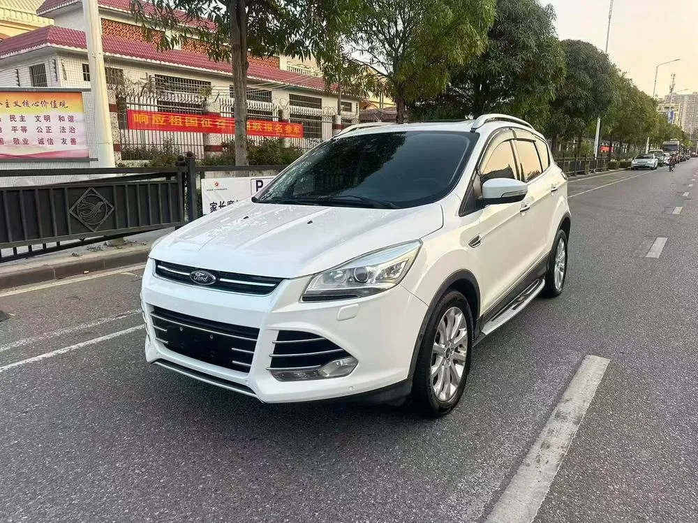 Ford Kuga, 2015