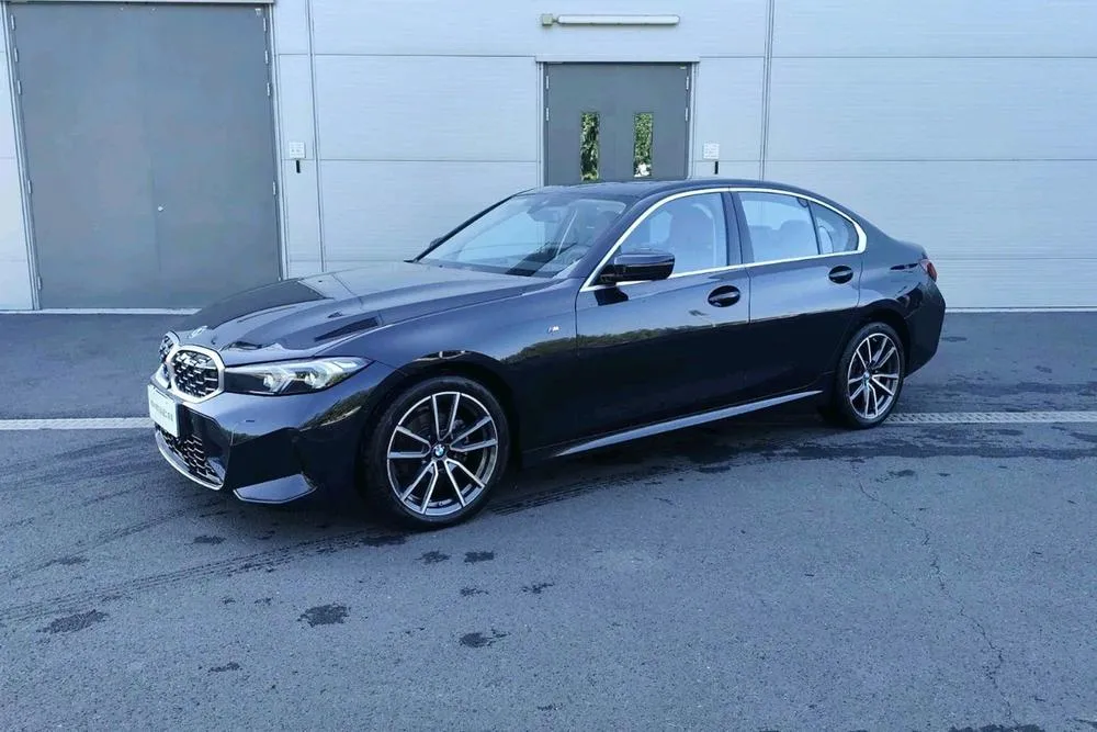 BMW 3-Series, 2025