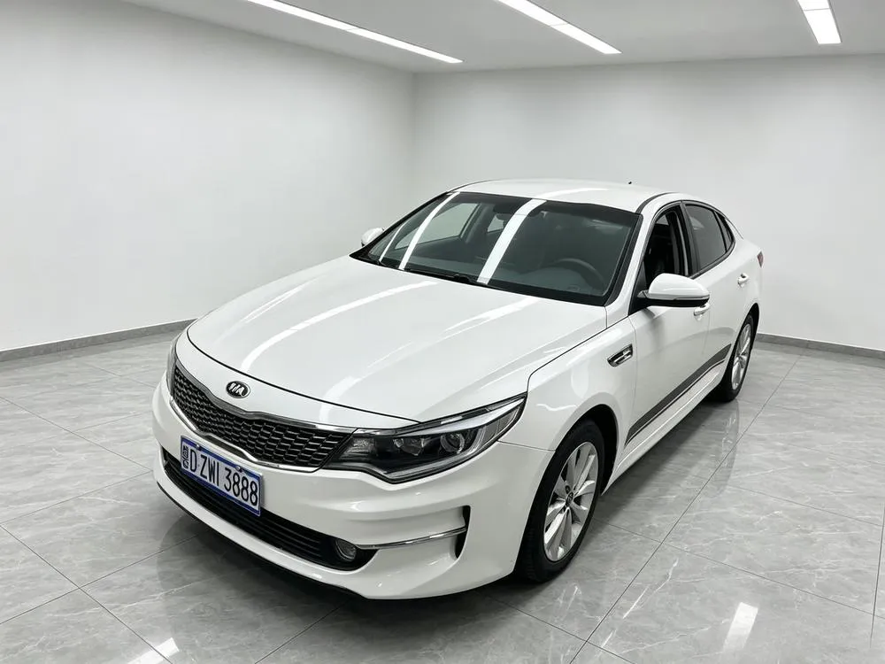Kia K5, 2016