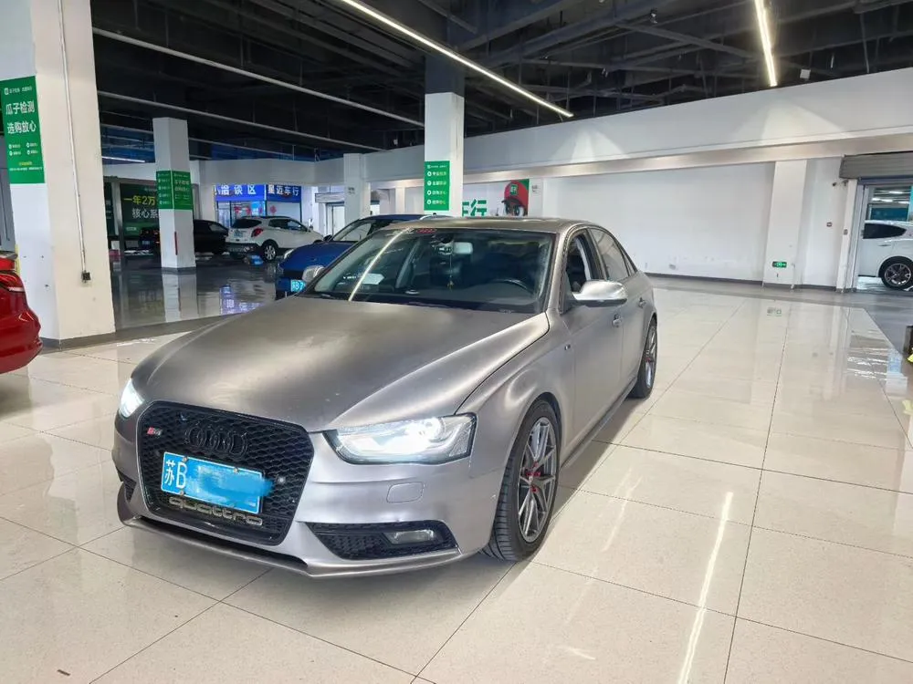 Audi A4L, 2015