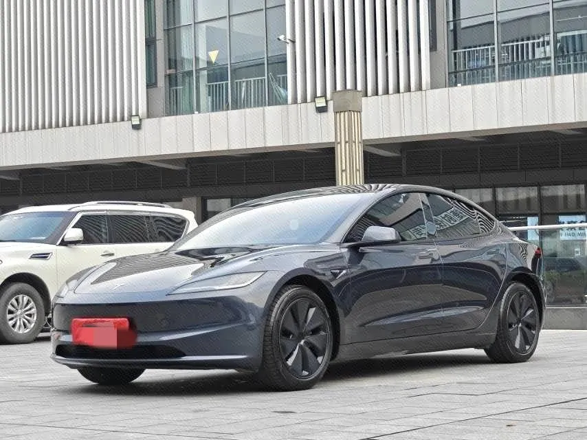 Tesla Model 3, 2025