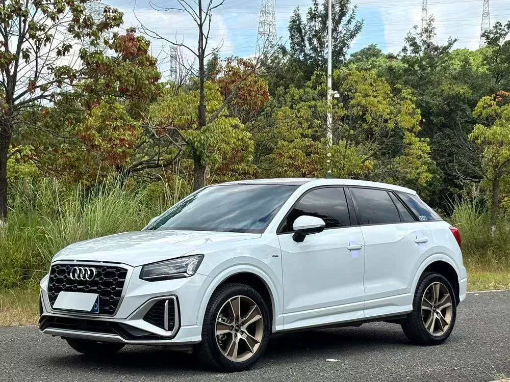 Audi Q2L, 2022
