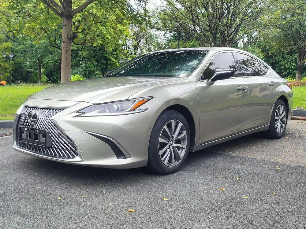 Lexus ES 200 Edition CN6, 2018 — фото 1
