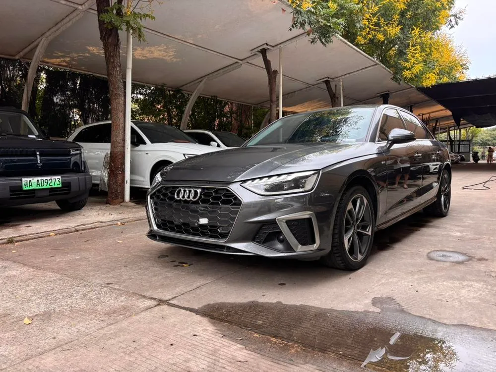 Audi A4L, 2022