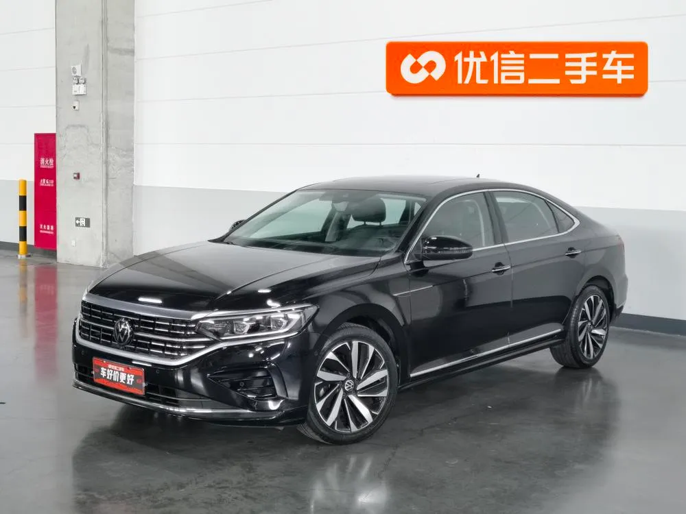 Volkswagen Passat 330TSI Premium Edition, 2022 — фото 1