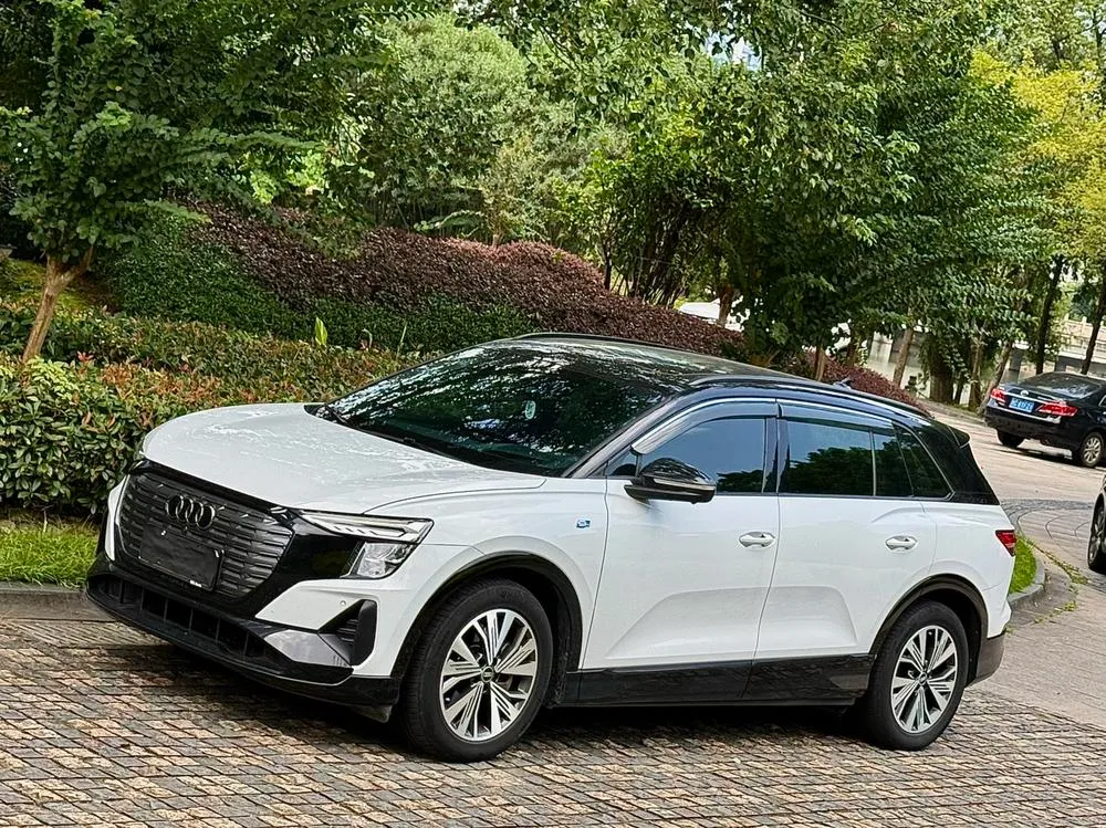 Audi Q5 e-tron, 2023
