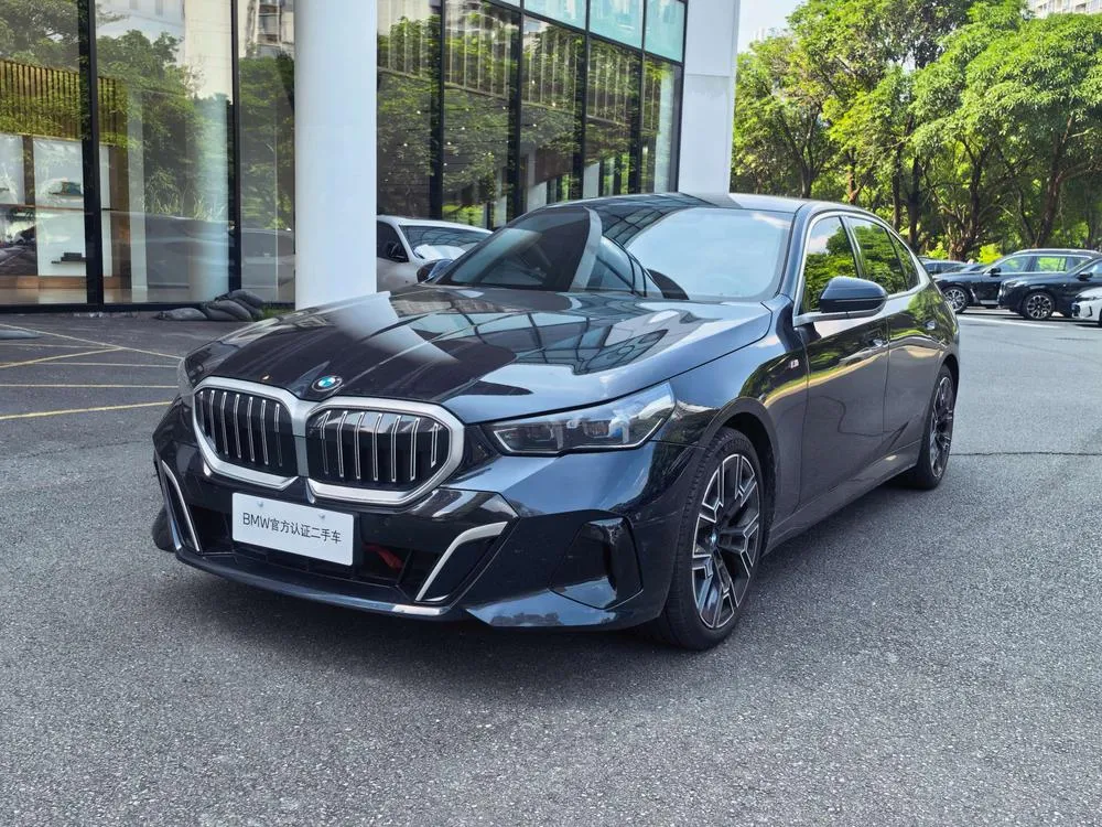 BMW 5-Series, 2025