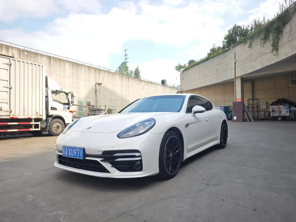 Porsche Panamera, 2012