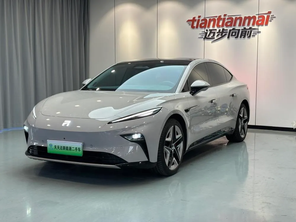 Rising Auto F7, 2023
