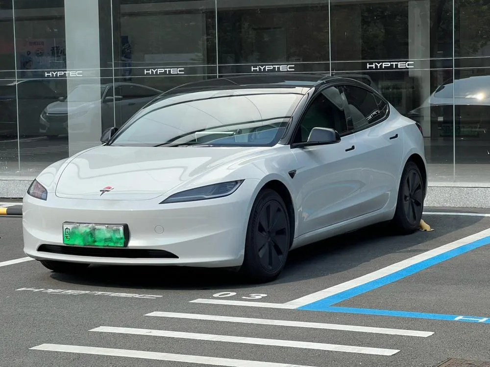 Tesla Model 3, 2023