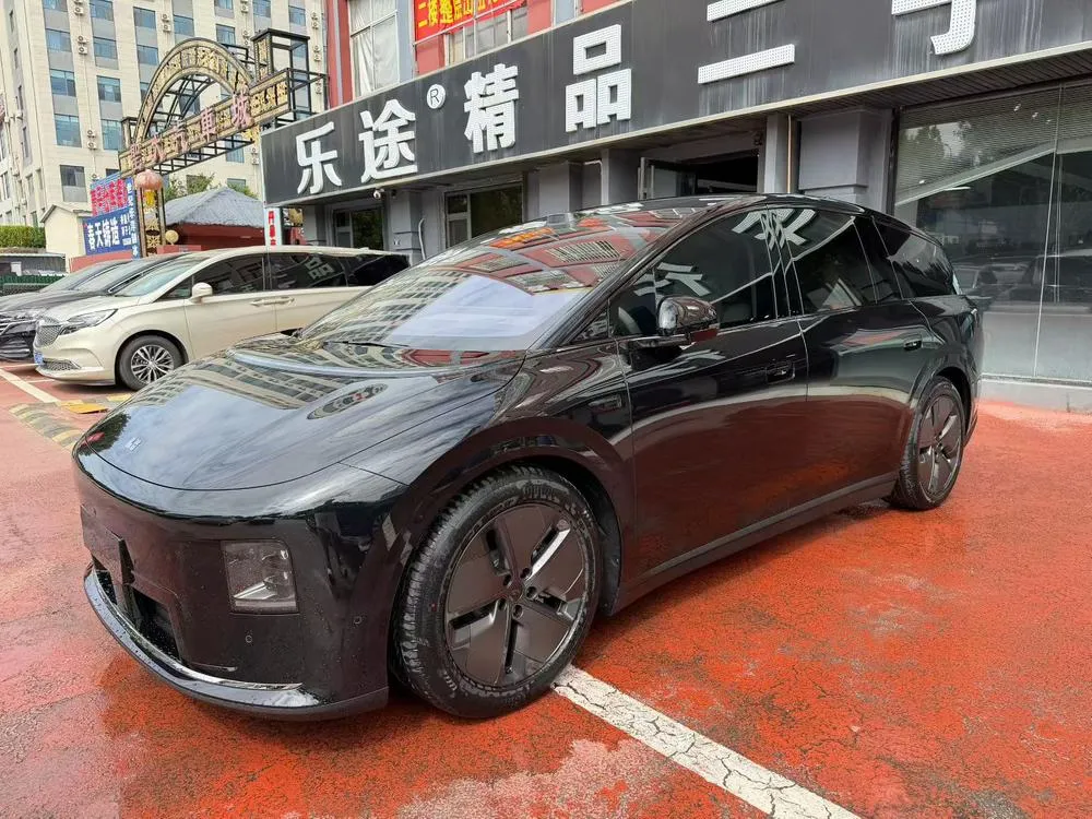 Li Auto i8, 2026