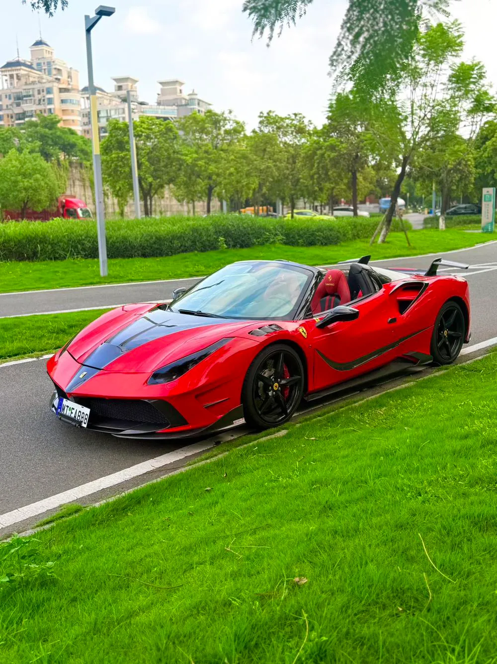 Ferrari 488, 2015