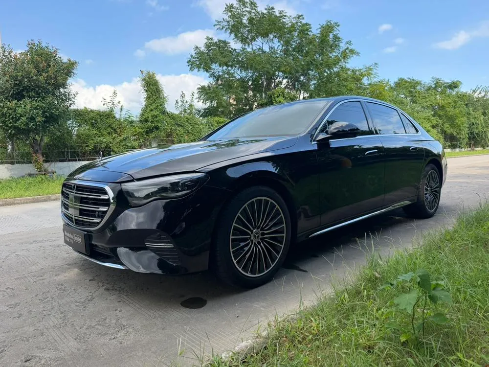 Mercedes-Benz E-Class E 300 L Люкс седан (2026.3 снят с производства), 2026 — фото 1