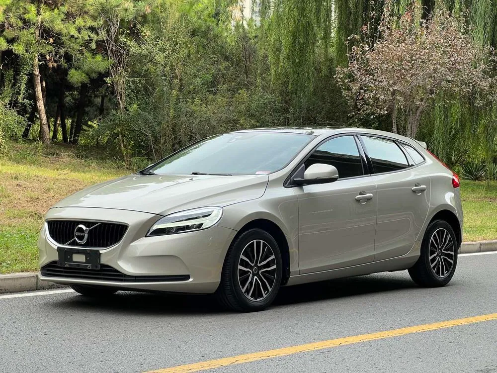 Volvo V40, 2018