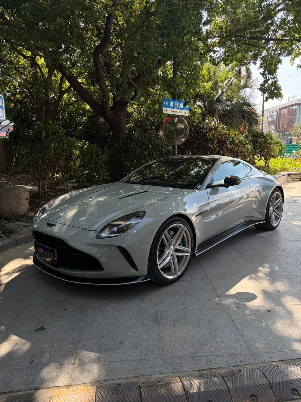 Aston Martin Vantage 4.0T V8 Coupe, 2024 — фото 1