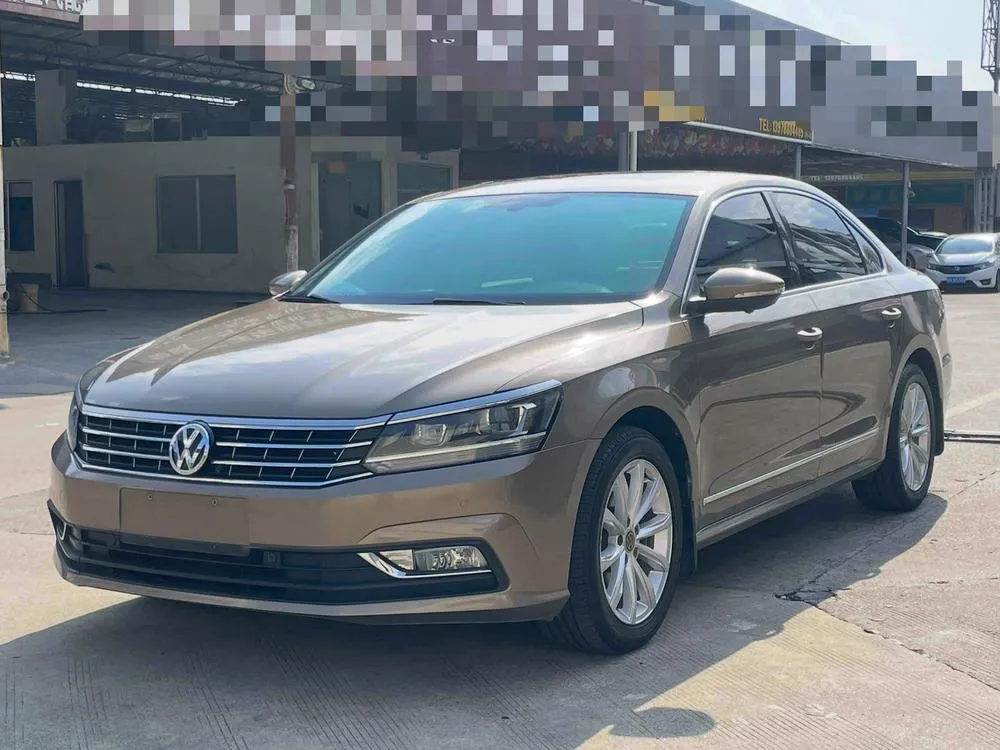 Volkswagen Passat 330TSI DSG Premium Edition, 2017 — фото 1