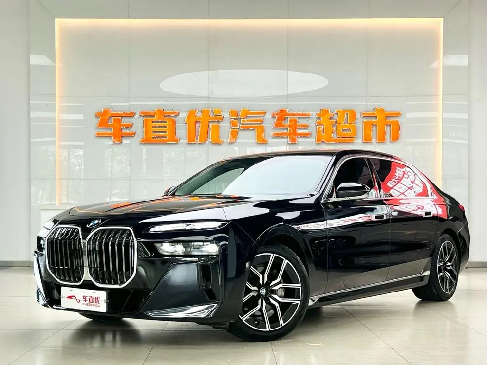 BMW 7-Series 735Li M Sport, 2023 — фото 1
