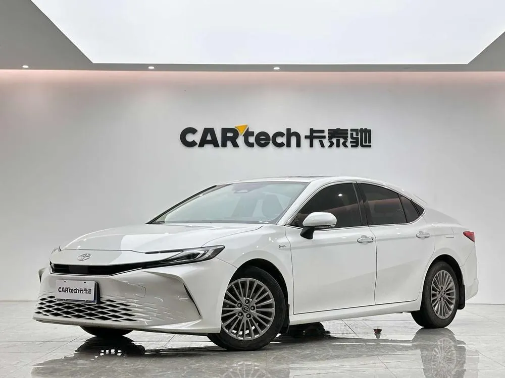 Toyota Camry Dual Engine 2.0HGVP Luxury Edition, 2024 — фото 1