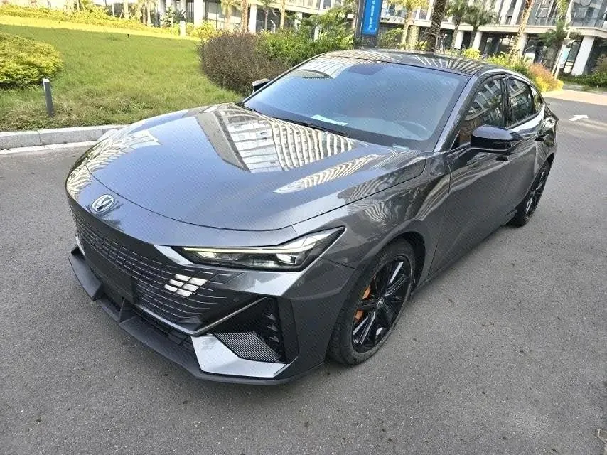 Changan UNI-V 1.5T Premium Version, 2022 — фото 1