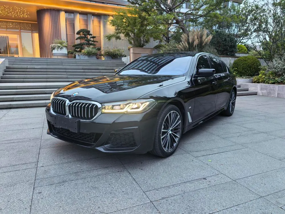 BMW 5-Series, 2023