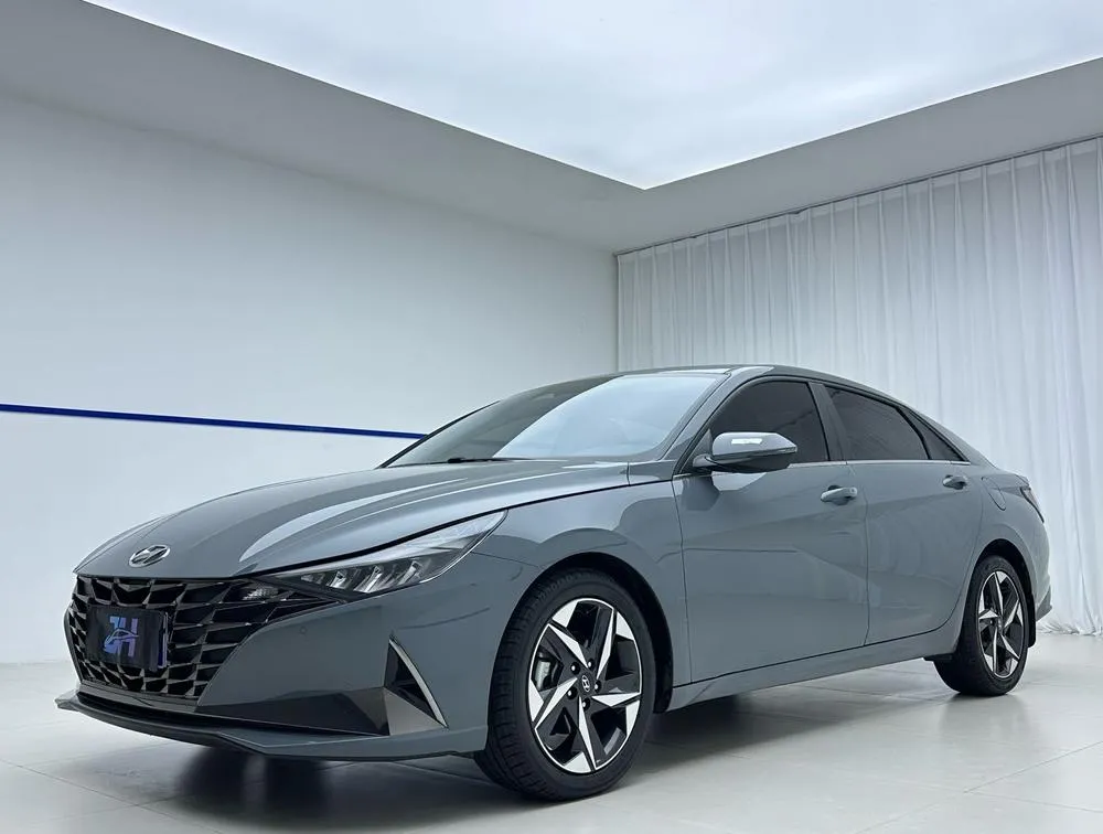 Hyundai Elantra, 2022
