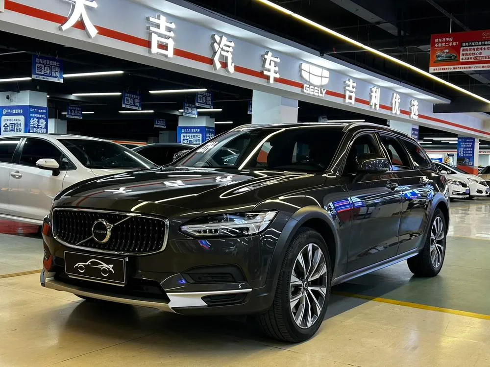 Volvo V90, 2022
