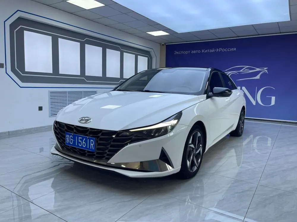 Hyundai Elantra, 2022