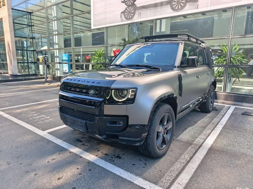 Land Rover Defender, 2025