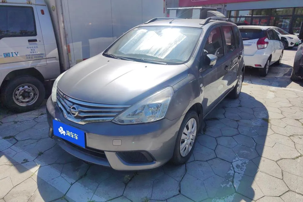 Nissan Livina, 2015