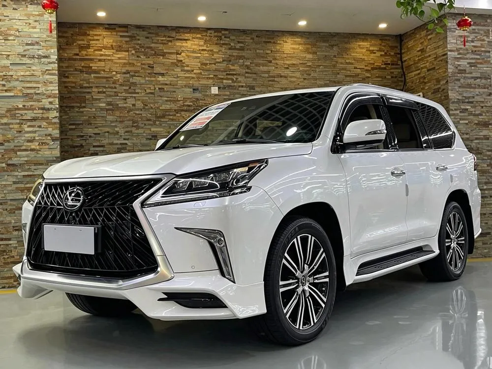 Lexus LX 5.7L Auto 4WD 7 Seater Parallel Import, 2023 — фото 1