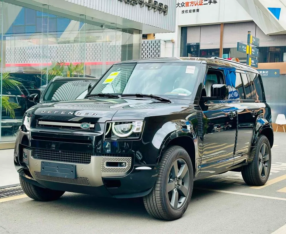 Land Rover Defender, 2025