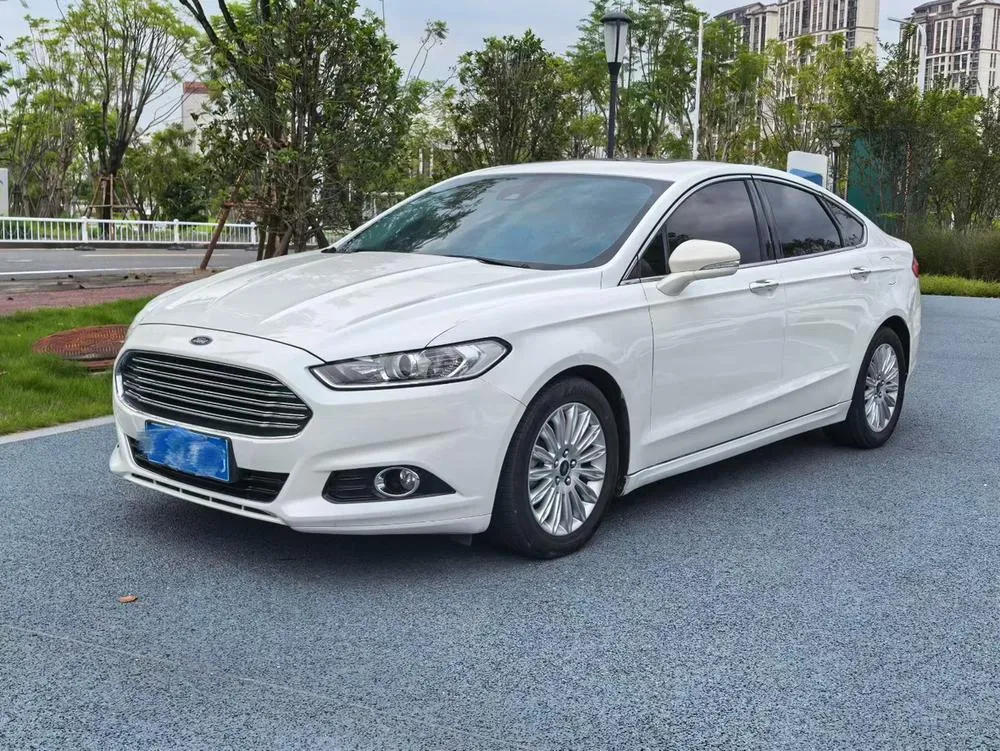 Ford Mondeo 2.0L GTDi200 Luxury Version, 2013 — фото 1