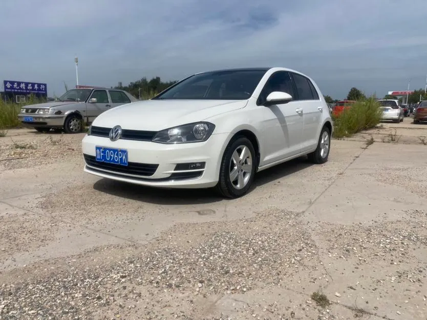Volkswagen Golf 230TSI Auto Comfort Version, 2016 — фото 1