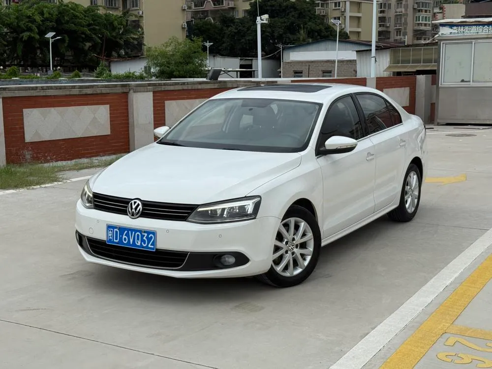 Volkswagen Sagitar 1.4TSI Auto Luxury Version, 2012 — фото 1