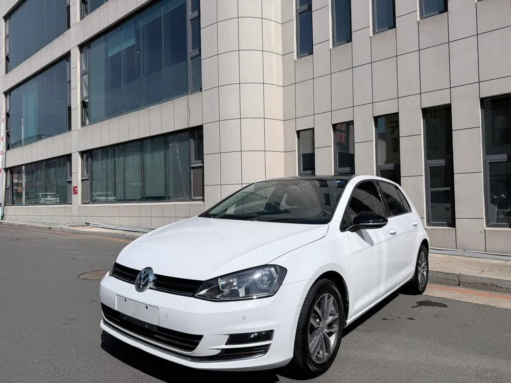 Volkswagen Golf 230TSI Auto Luxury Anniversary Edition, 2017 — фото 1