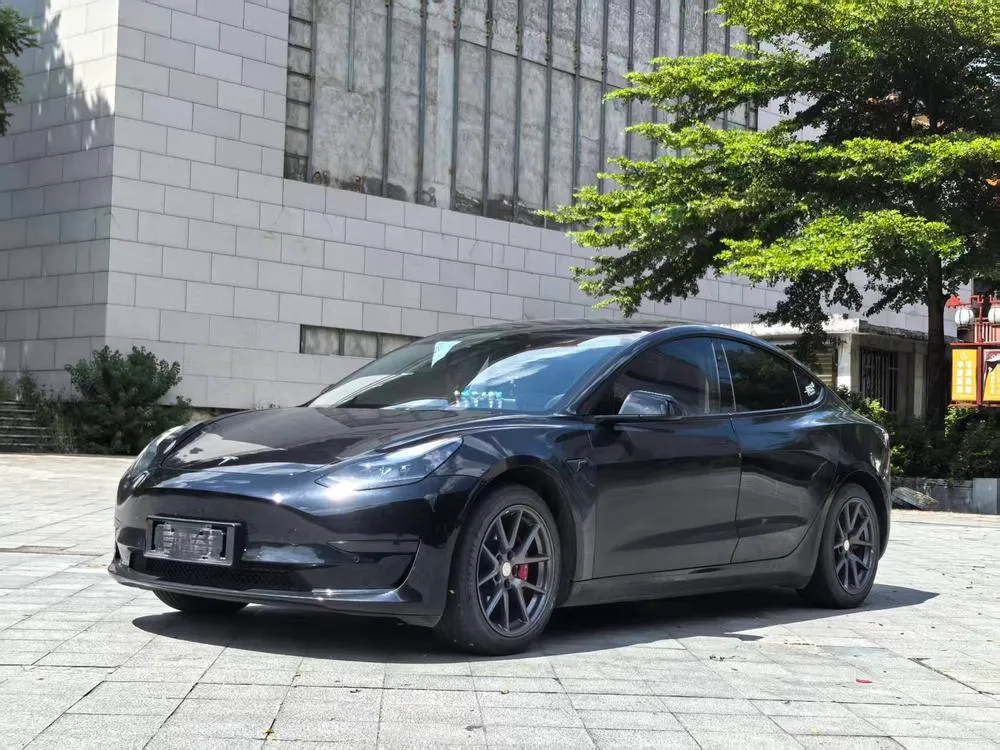 Tesla Model 3, 2022