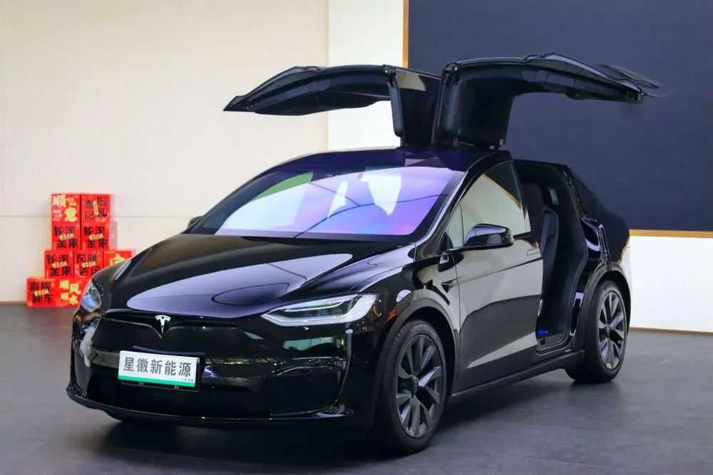 Tesla Model X, 2023