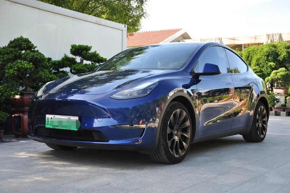 Tesla Model Y, 2021