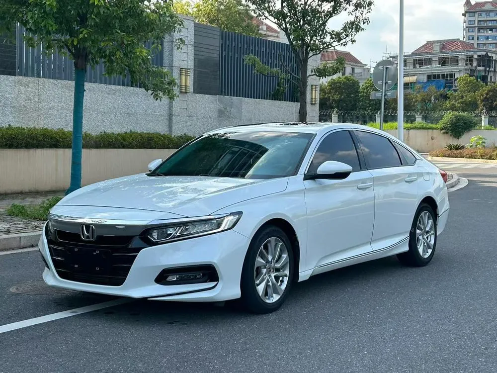 Honda Accord 260TURBO Elite Edition CN5, 2018 — фото 1