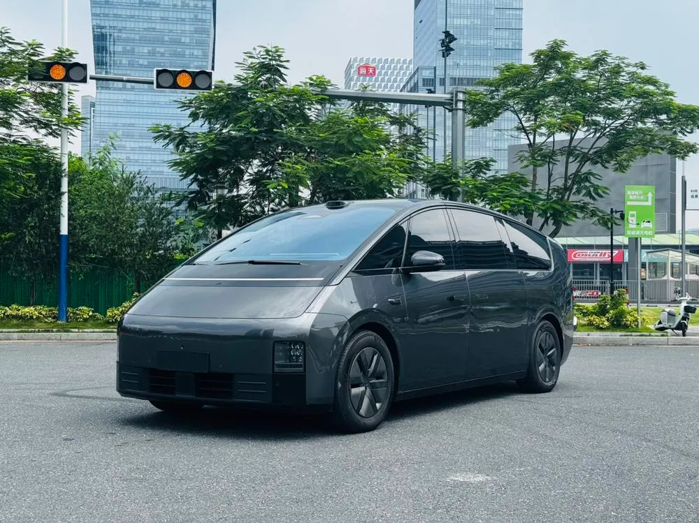 Li Auto MEGA, 2025