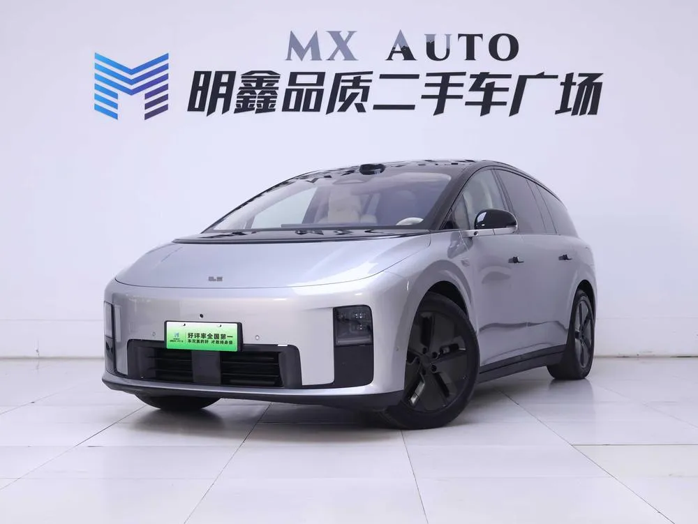 Li Auto i8, 2025